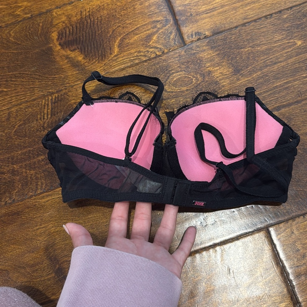 Women’s Victoria’s secrets bra - Picture 3 of 3